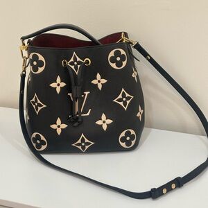 Louis Vuitton Black and Cream Shoulder Bag with Monogram